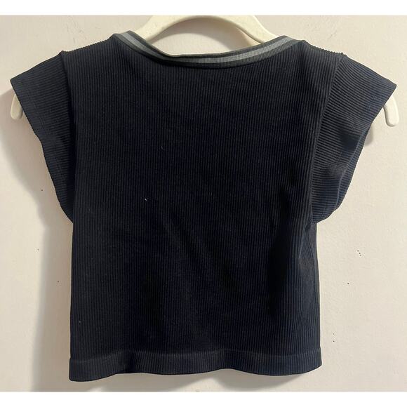 Urban Outfitters Out From Under Go For Gold Seamless Fitted Top Black sz. M/L - Picture 4 of 5